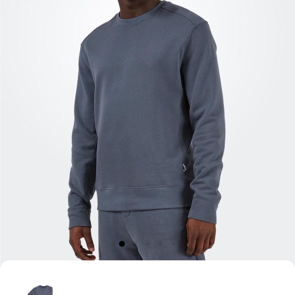 On Running Crew Neck sweatshirt.  Color:  Dark.  Size L
